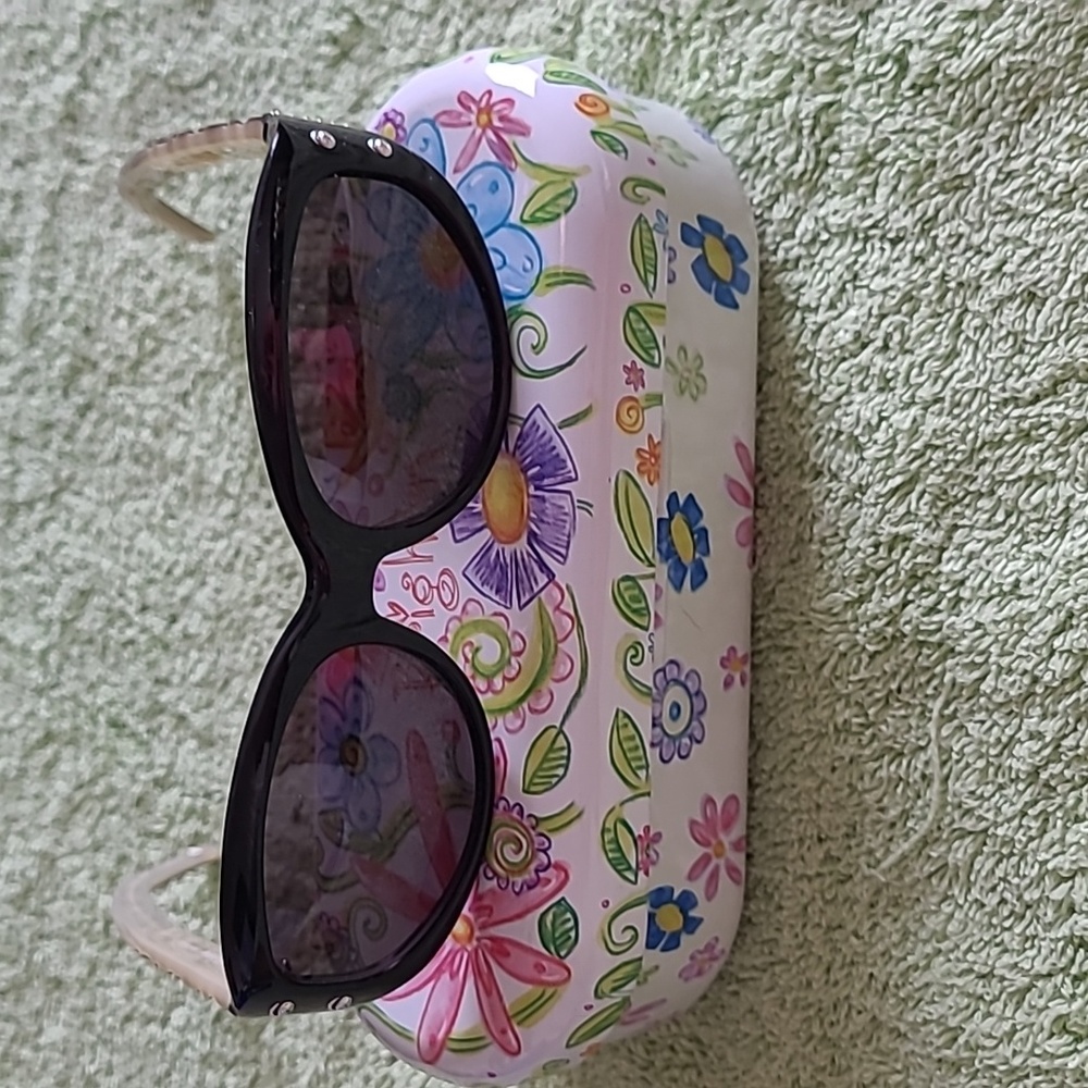 Brighton Breakaway Sunglasses with case